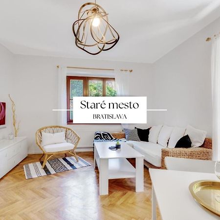 Stylish Historical Apartment + Backyard Bratislava Exterior photo